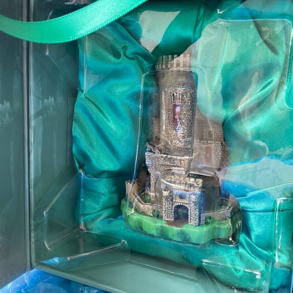 Disney Brave Merida Castle ornament - Picture 2 of 4